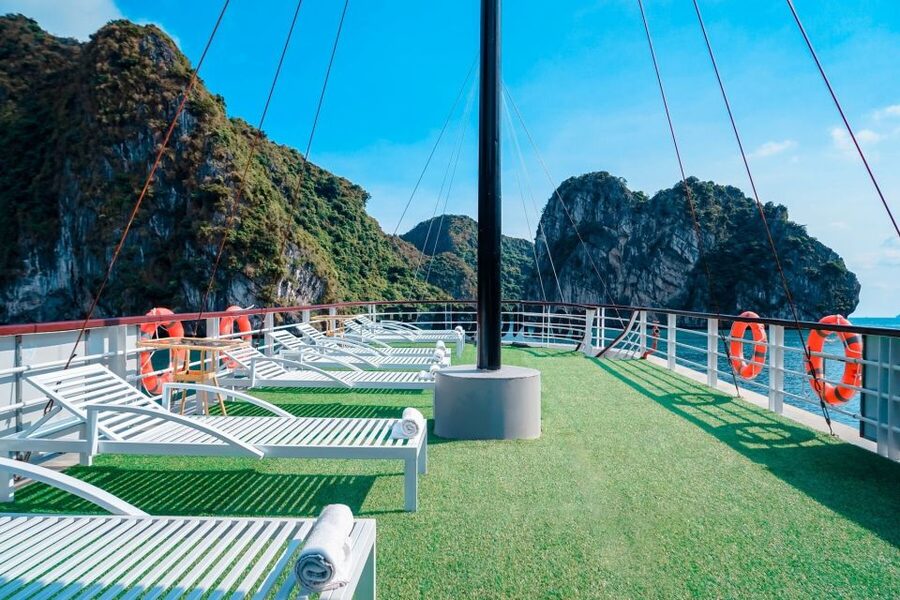 1 Day Ha Noi - Cat Ba island - Lan Ha Bay - Ha Long Bay - Returning to Hanoi after a full day