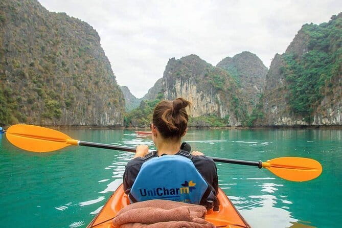 1 night cruise selection over Halong, Bai Tu Long or Lan Ha Bay - Halong Bay: the classic route with big-name sights