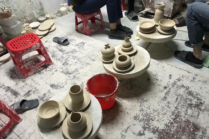 2.5 hours Ceramics Painting Workshop In Hanoi Old Quarter - Learning the Basics from a Bat Trang Teacher