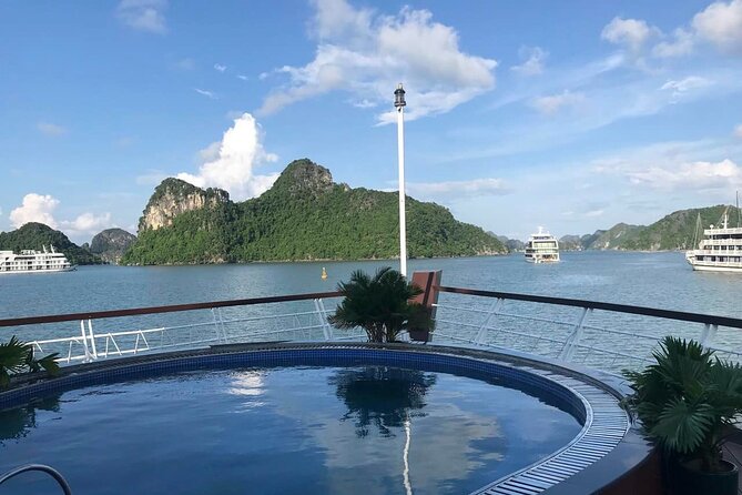 2 Day Guided Cruise Tour in Halong Bay and Lan Ha Bay from Hanoi - Why two days on Halong Bay works better than one