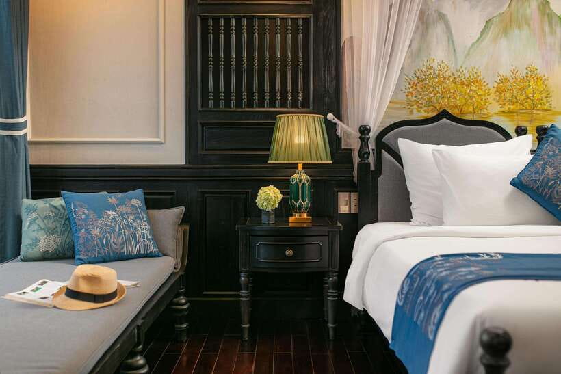 2-Day: Halong Lan Ha Bay 5 Stars Cruises w/Balcony & Bathtub - Sunset, cooking, and a quiet anchorage