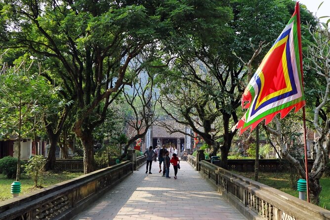 2-Day Hanoi - Ninh Binh - Ha Long Bay With Transfer - Mua Cave and the climb for the view