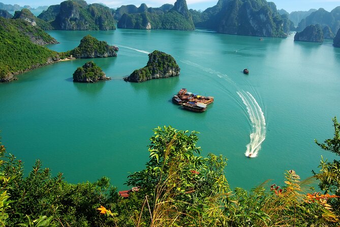 2-Day In Halong Bay Cruise With Transfer From Hanoi - Kayaking, Drum Cave, and the water near the cliffs