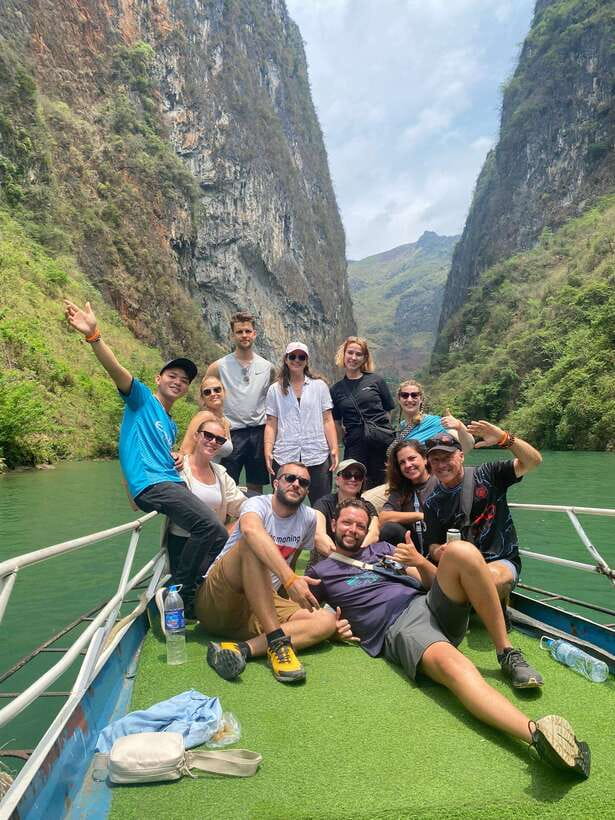 2-day Motorbike Ha Giang Loop Luxury Tour With Easy Rider - Yen Minh lunch and the Tham Ma Pass