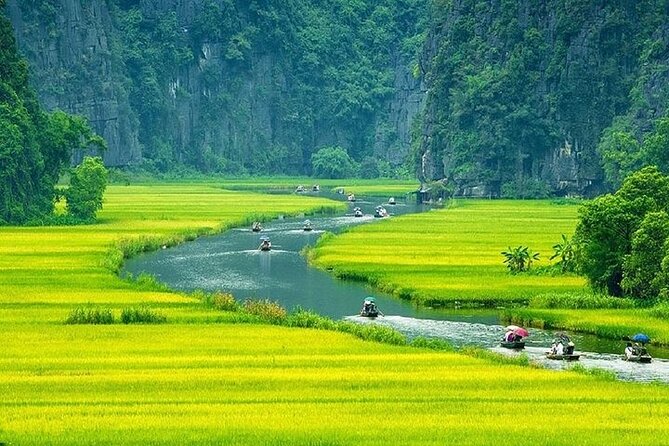 2 Day Ninh Binh Adventure Tour - The nearly 500 steps at Mua Cave