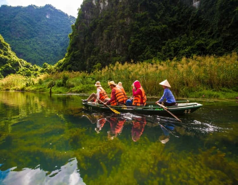 2-Day Ninh Binh Tour with Accommodation & Meals, Small Group - Buffet lunch and the taste of Ninh Binh