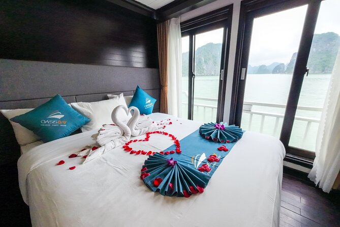 2 day Oasis Bay Cruise to Halong Bay from Hanoi - Food, staff, and the social mood
