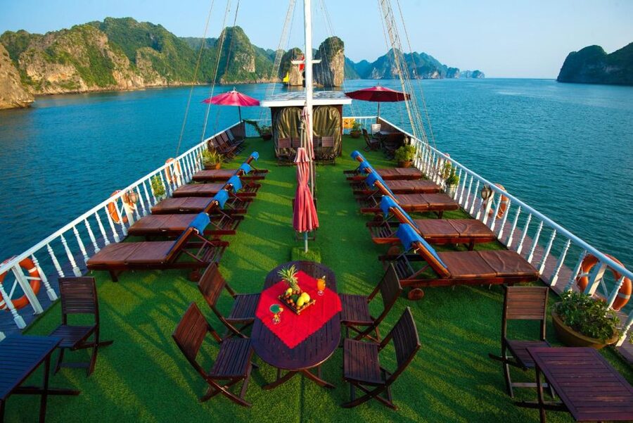 2-Day Royal Palace Ha Long Bay & Ti Top Island Cruise - What makes this cruise worth considering