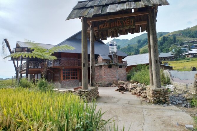 2-Day Sapa Guided Tour Slipping in Homestay From Hanoi - Leaving Hanoi for the mountains
