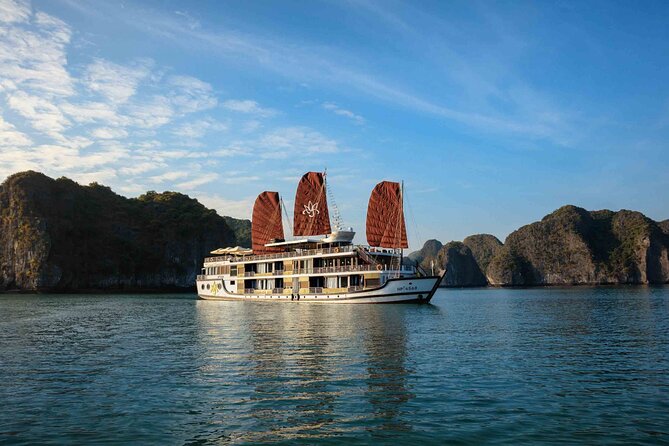 2-Days, 1-Night Halong Bay Discovery Cruise from Hanoi - From Hanoi Old Quarter to Tuan Chau pier