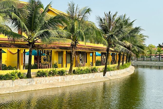 2 Days 1 Night Luxury Ninh Binh Private Tour from Hanoi - The Hanoi transfer in a D-car limousine