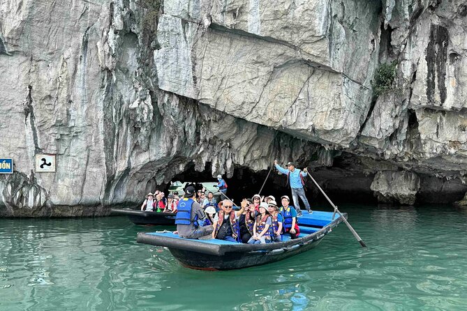 2 Days 1 Night Overnight on Cruise in Halong Bay - Sunrise Tai Chi at 6:00