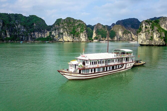 2 Days 1 Night Visit Lan Ha Bay - Classic 3 cabins cruise - Viet Hai Village by electric car