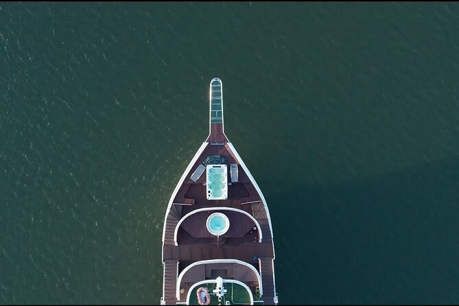 2 Days Cruise Tour in Halong Bay from Hanoi - A long lunch with the islands outside