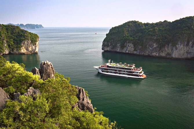 2 Days Era Cruise in Halong Bay and Lan Ha Bay from Hanoi - Kayaking or swimming at Ba Trai Dao