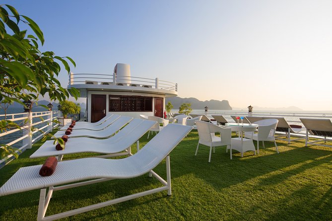 2 Days Ha long Sapphire Cruise - An early morning on the bay
