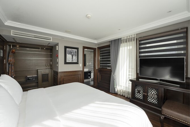 2 Days Tour of Halong Bay by Hera Cruise from Hanoi - A 6:30 a.m. start in Lan Ha Bay