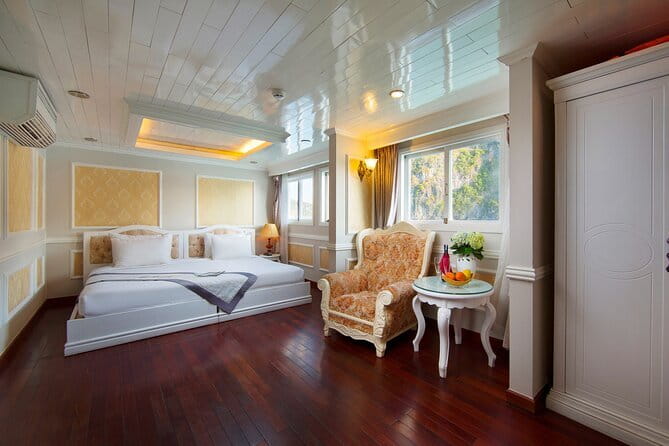 2D1N Bai Tu Long Bay cruises - Tai Chi and the second morning