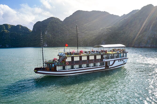 2D1N: Halong Bay 4-Star Cruise - Cave, Kayak, Swim, Meals - Key points before you book