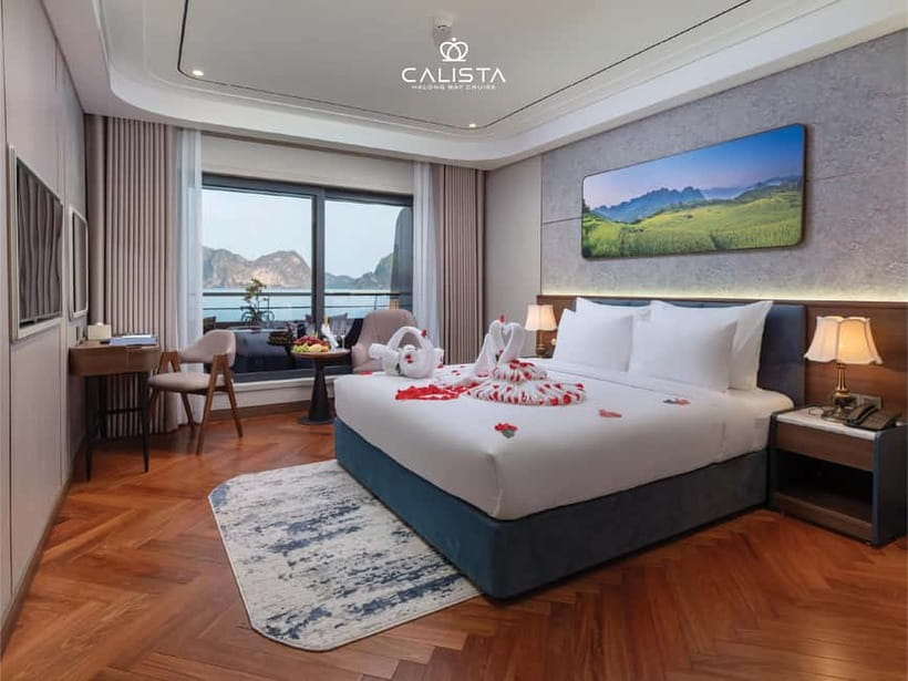 2D1N Halong Bay 6-Star Cruise: Fine Dining, Cave & Kayaking - Luon Cave by kayak or bamboo boat