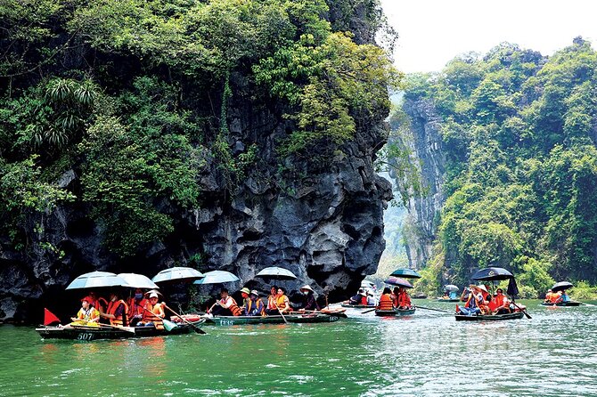 2Day-1Night: Hanoi-Ninh Binh-Ha Long Bay-Overnight in Tam Coc - Hanoi to Hoa Lu, with an early start
