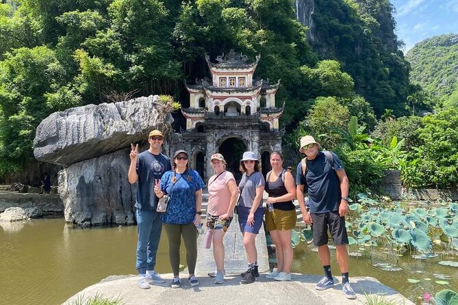 2Day-1Night: Hanoi-Ninh Binh-Ha Long Bay-Overnight in Tam Coc - Luon Cave by kayak or bamboo boat