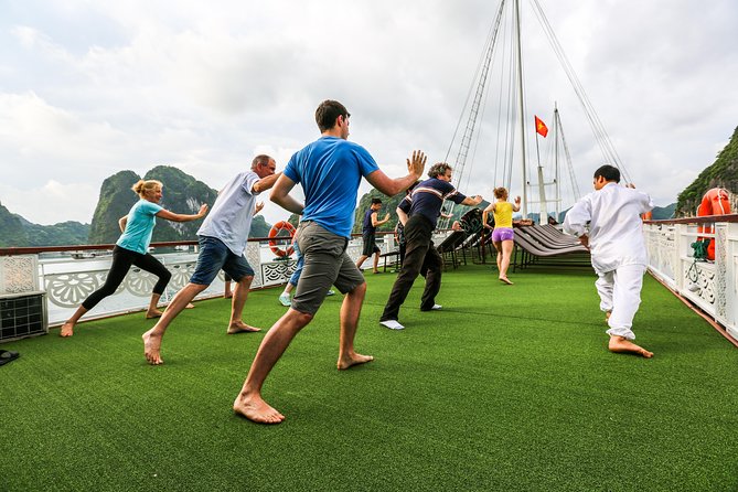 3-Day Cruise Relaxing and Kayaking on Oriental Sails - Crowds, comfort, and the Ha Long Bay trade-off