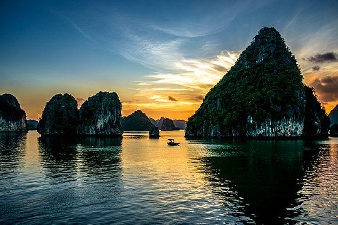 3-Day Luxury Bai Tu Long Bay Cruise on the Dragon Pearl Junk Boat - Day 2: Cong Dam, village life, and time on the water