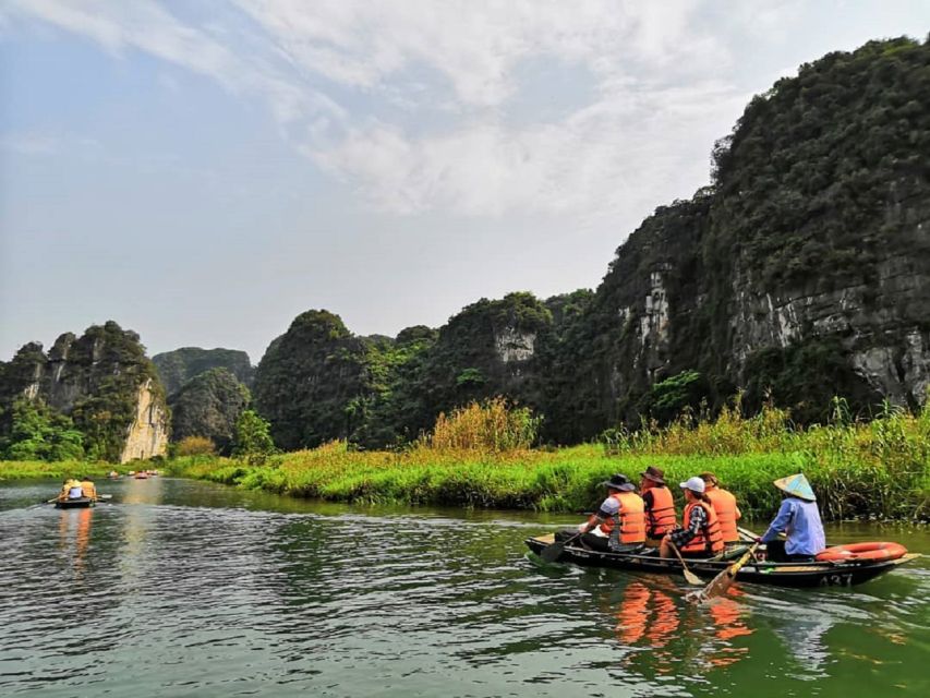 3-Day Ninh Binh Bungalow & Ha Long Bay 5 Star Cruise - Boarding the Halong Bay cruise