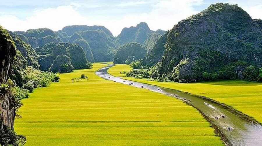 3-Day - Ninh Binh - Lan Ha Bay 5-Star Cruise & Balcony - Day three: tai chi, caves, and a morning on the water