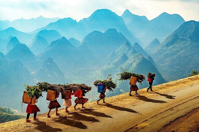 3 Days 3 Nights High Quality Small Group Ha Giang Loop Car Tour - Guides, drivers, and the human side of the trip