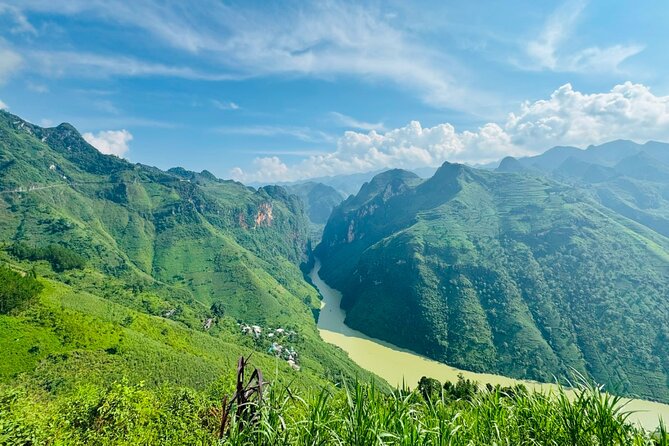 3 Days and 2 Nights Ha Giang Loop Tour - Lung Cu, Lo Lo Chai, and the northern edge