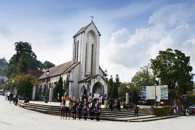 3-Night Sapa Trek and Homestay with Round Trip Transfer from Hanoi - One night with the Zay community in Ta Van