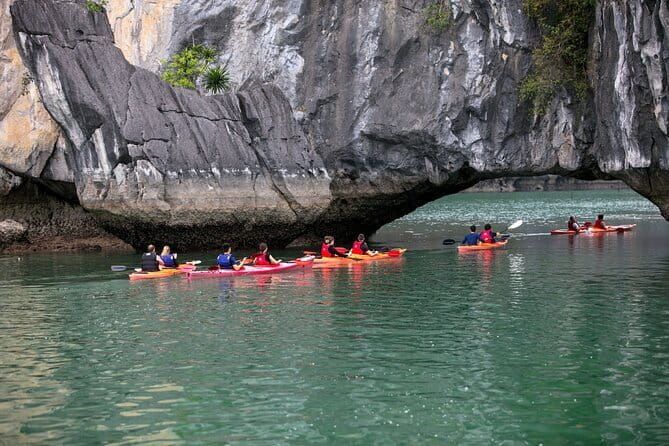 3Day Kayak & Trek to Ha Long Bay and Tamcoc (the 2nd day private) - Day two: sunrise, Viet Hai, and a long ride to Tam Coc