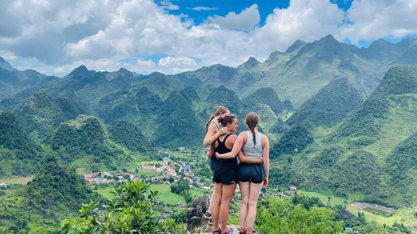 4-day Motorbike Ha Giang Loop Luxury Tour With Easy Rider - The overnight bus from Hanoi to Ha Giang