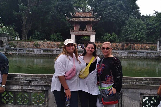 4 Hours Private City Tour with Highligh Train Street - Dong Xuan Market and Hanoi’s working city