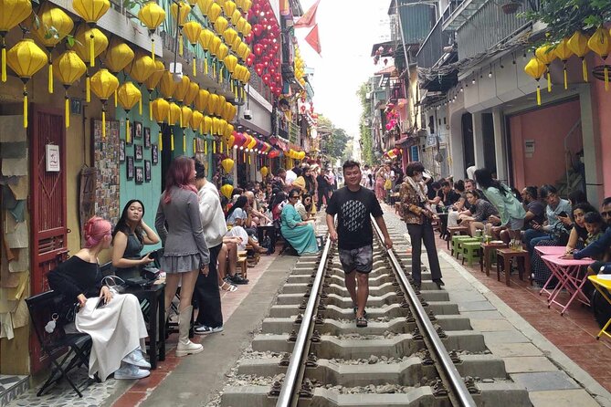 4 Hours Private City Tour with Highligh Train Street - What the private format adds
