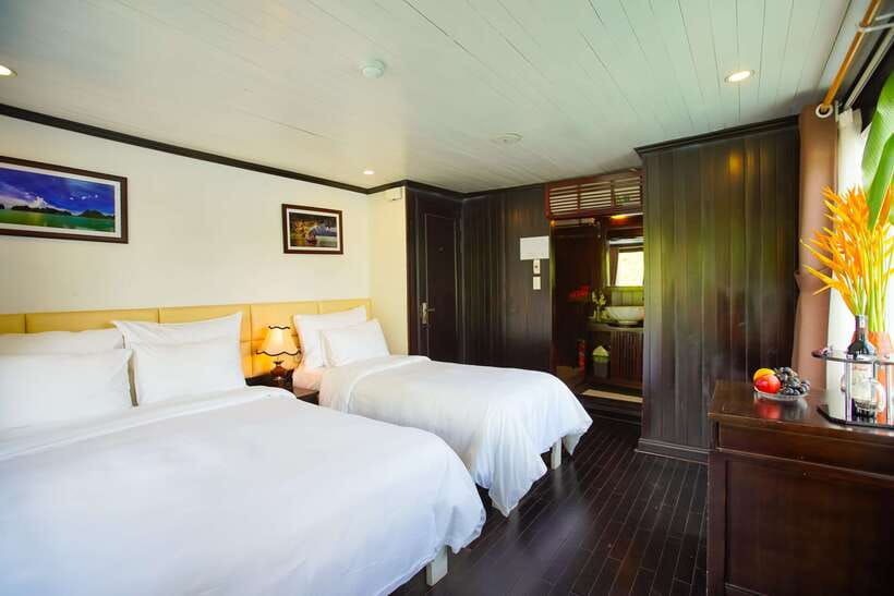 4-star Halong Paloma Cruise 2D1N Trip - Why Bai Tu Long Bay makes this cruise different