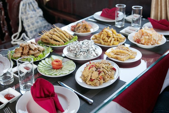 5-Star Luxury Cruise: Discover Ha Long & Lan Ha Bay from Hanoi - Lunch with views of Ha Long and Lan Ha Bay
