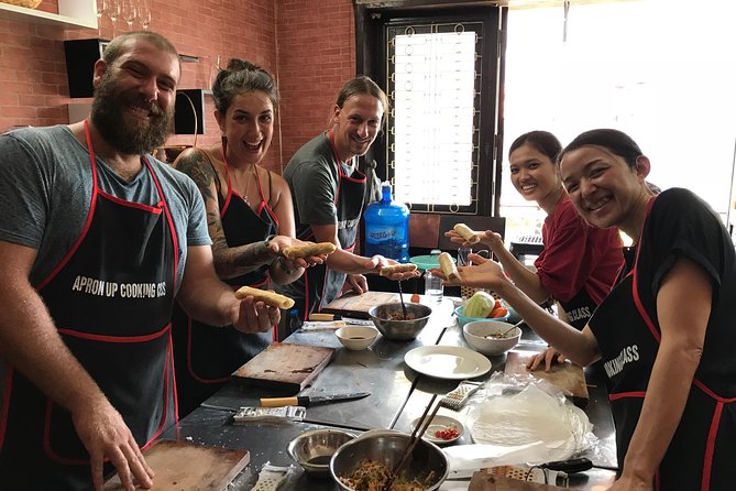 5 Traditional Dishes Hanoi Cooking Class with Market Trip - Eating what you prepared