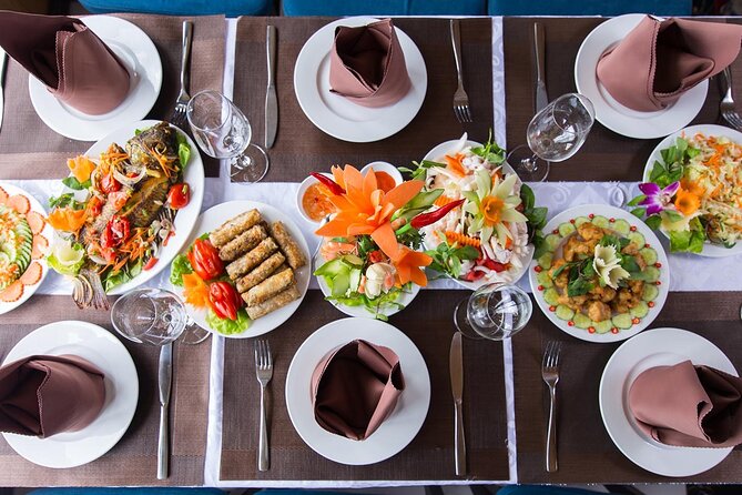 6 Hour Cruise in Hanoi - Vietnamese lunch among the limestone towers