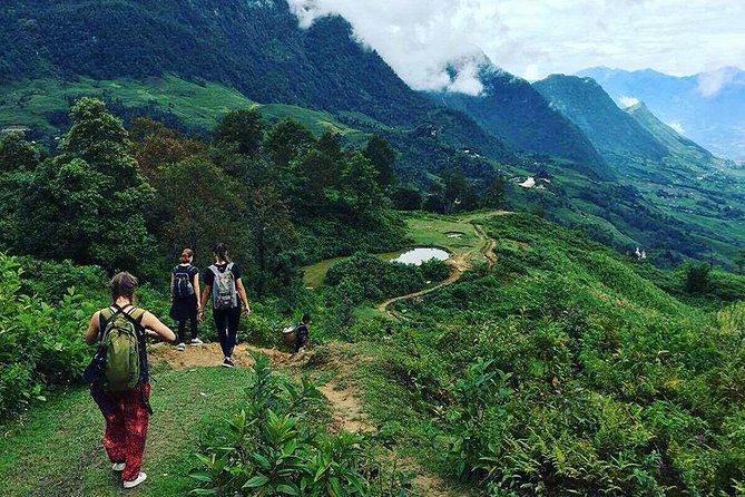 7 Days Package Hanoi- Halong -Sapa-Ninh Binh - Day 6: Hoa Lu, Tam Coc, Bich Dong, and Mua Caves