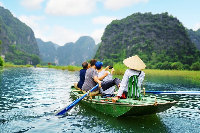7 Days Vietnam Travel (Hanoi- Ninh Binh - Sapa - Ha Long) - Day 2: Hoa Lu, Tam Coc, and the climb at Mua Cave