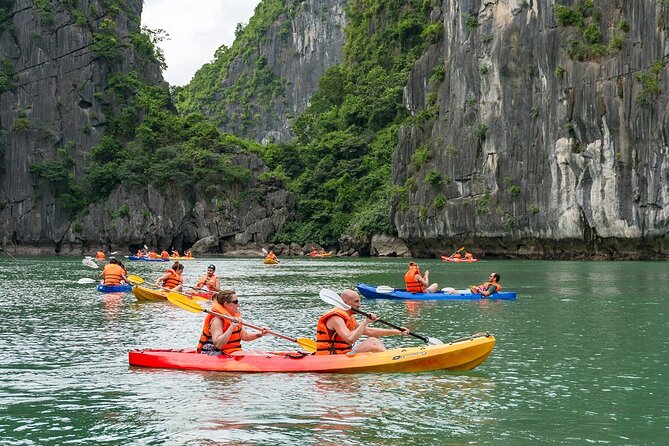 7 Days Vietnam Travel (Hanoi- Ninh Binh - Sapa - Ha Long) - Day 5: Ha Long Bay by overnight cruise