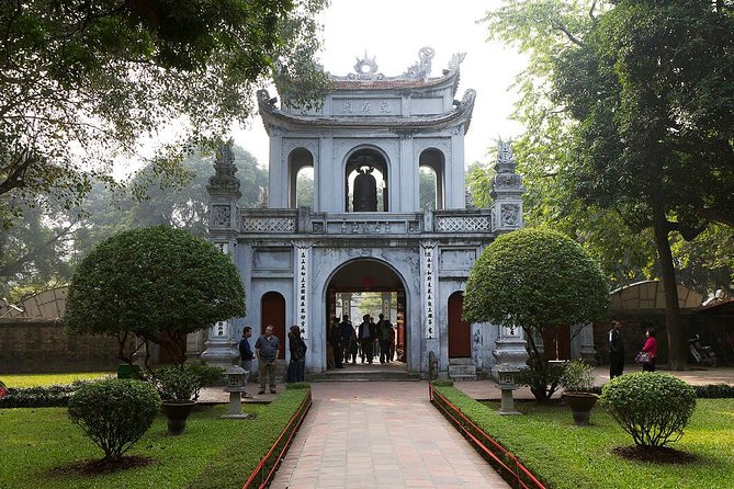8-Day Discover Northern Vietnam Highlight: Hanoi - Ninh Binh - Sapa - Halong Bay - Hanoi begins with monuments, temples, and street life