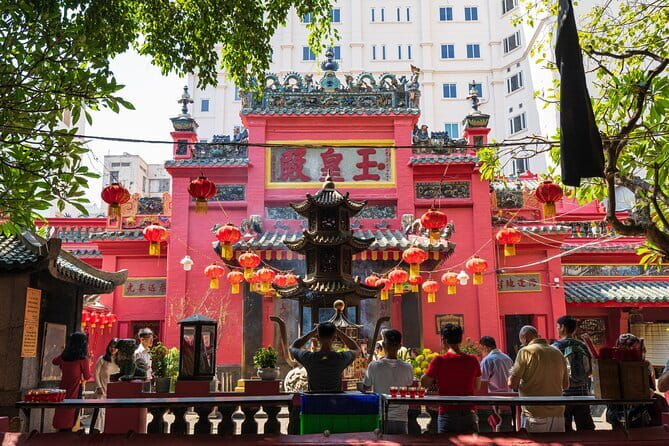 8 days 360° Vietnam Adventure from Hanoi - Hanoi begins with temples, wartime history, and a lake walk