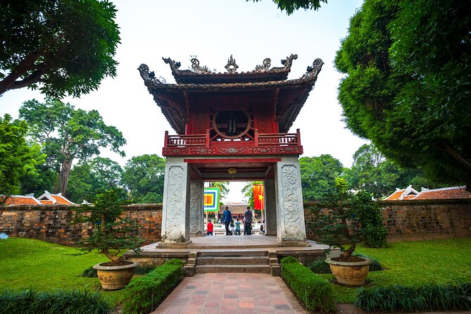 All Inclusive Hanoi Private Tour - A quieter look at local work in a sewing alley