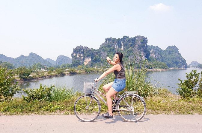 Amazing Ninh Binh Day Trip-Hoa Lu-biking-Trang An-Mua cave. - Three hours on the Trang An river