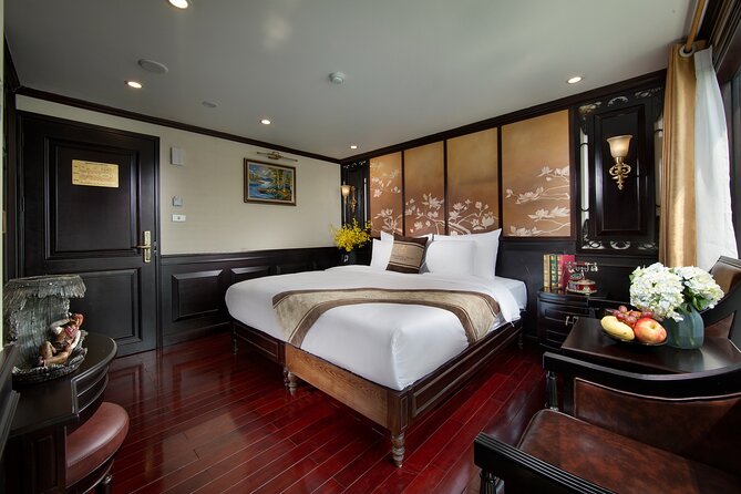 Athena Royal Cruise - Luxury Halong Bay Overnight Cruise 2D1N Tour - Returning to port and Hanoi