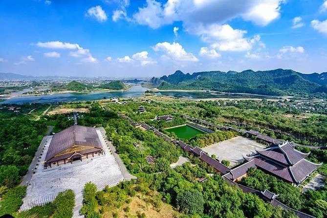 Bai Dinh- Mua Cave and Trang An boat trip - Bai Dinh Pagoda and the electric-car transfer